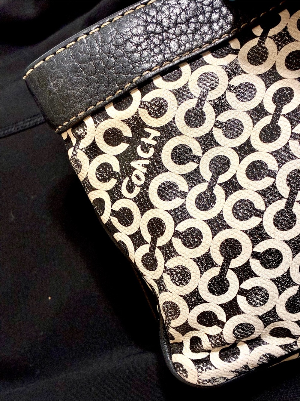 Coach Black & White Signature Zip Wristlet - Picture 5 of 9